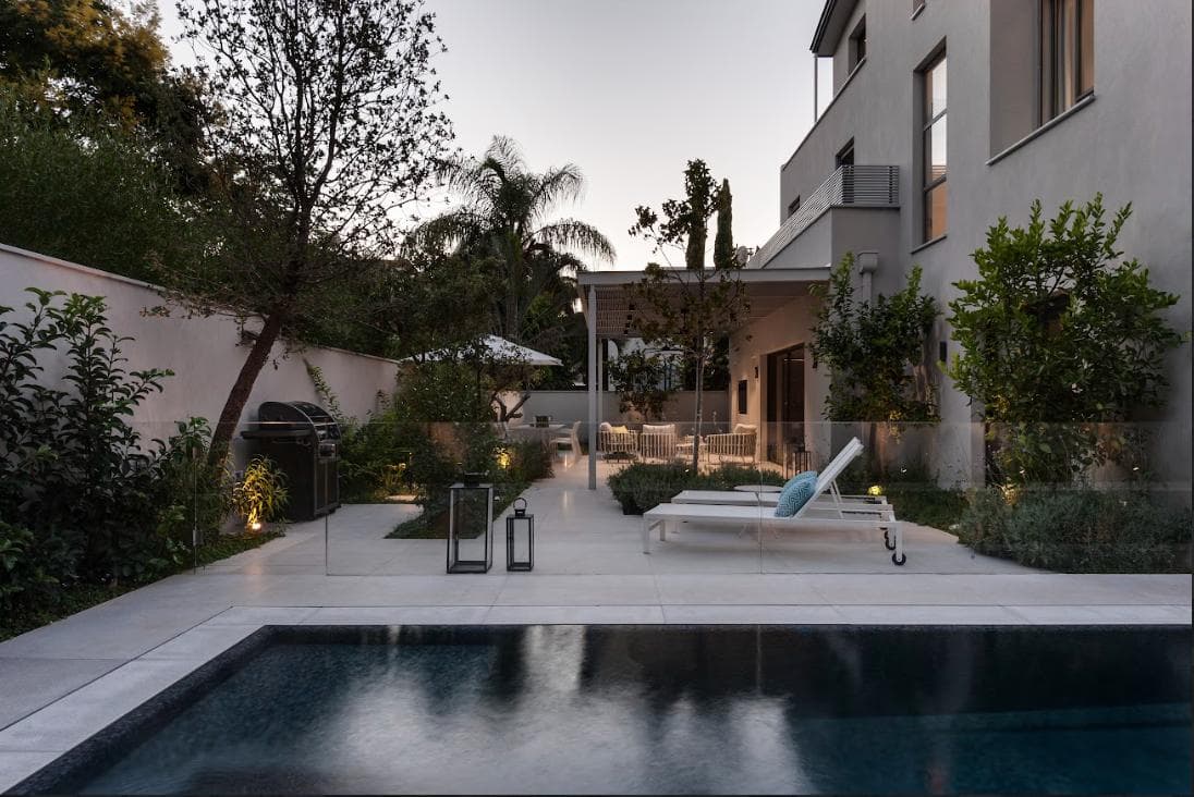Private pool and garden luxury property Herzliya Pituach